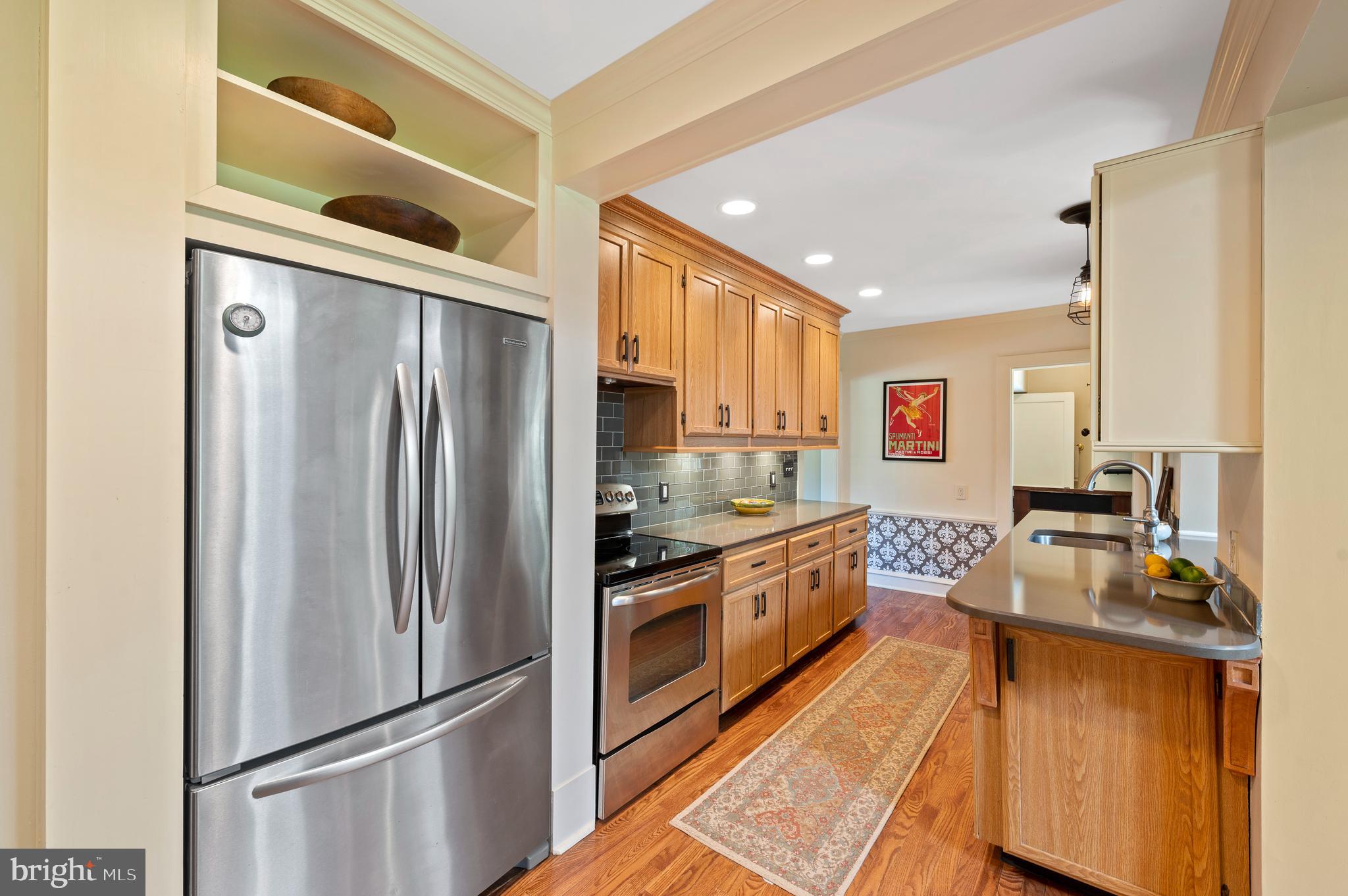 232 Walnut Road Wayne, PA 19087 - Photo 12 of 35 Stainless Steel Appliances & Glass Tile Backsplash