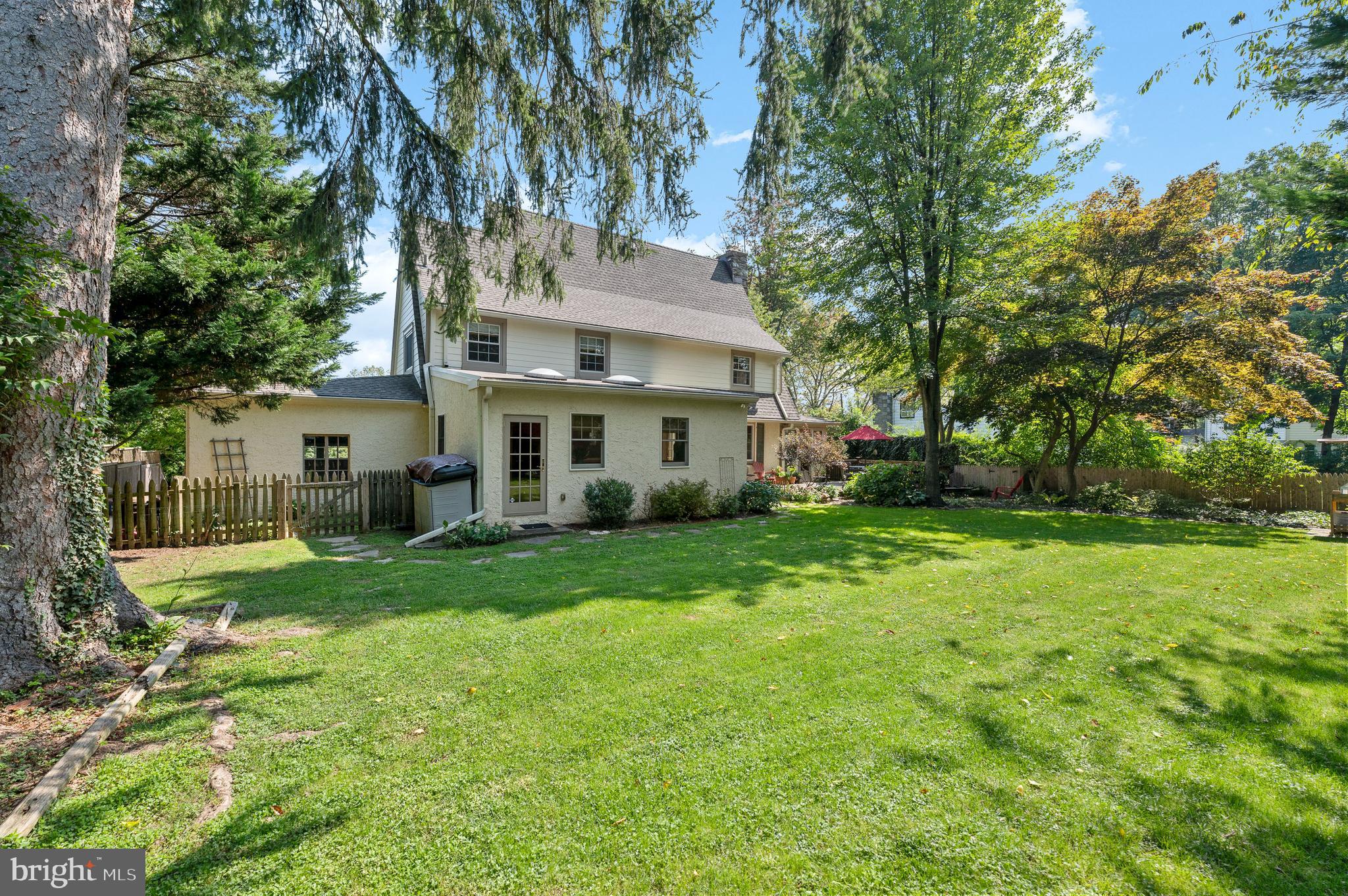 232 Walnut Road Wayne, PA 19087 - Photo 32 of 35 Level Yard with Mature Landscaping
