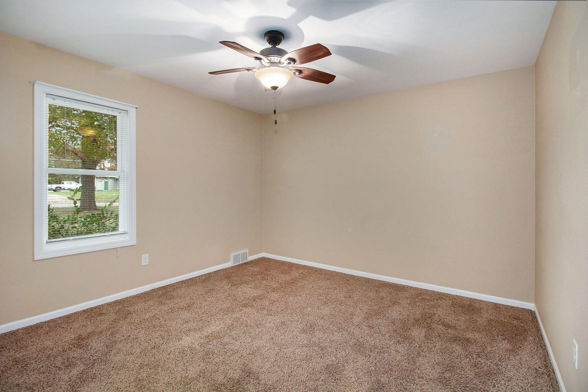 10200 Frost Road Portland, MI 48875 - Photo 13 of 57 IMG_4313