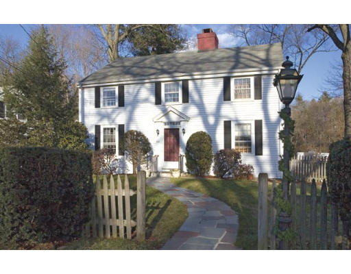 22 Dwhinda Road Newton, MA 02468 - Photo 1 of 4