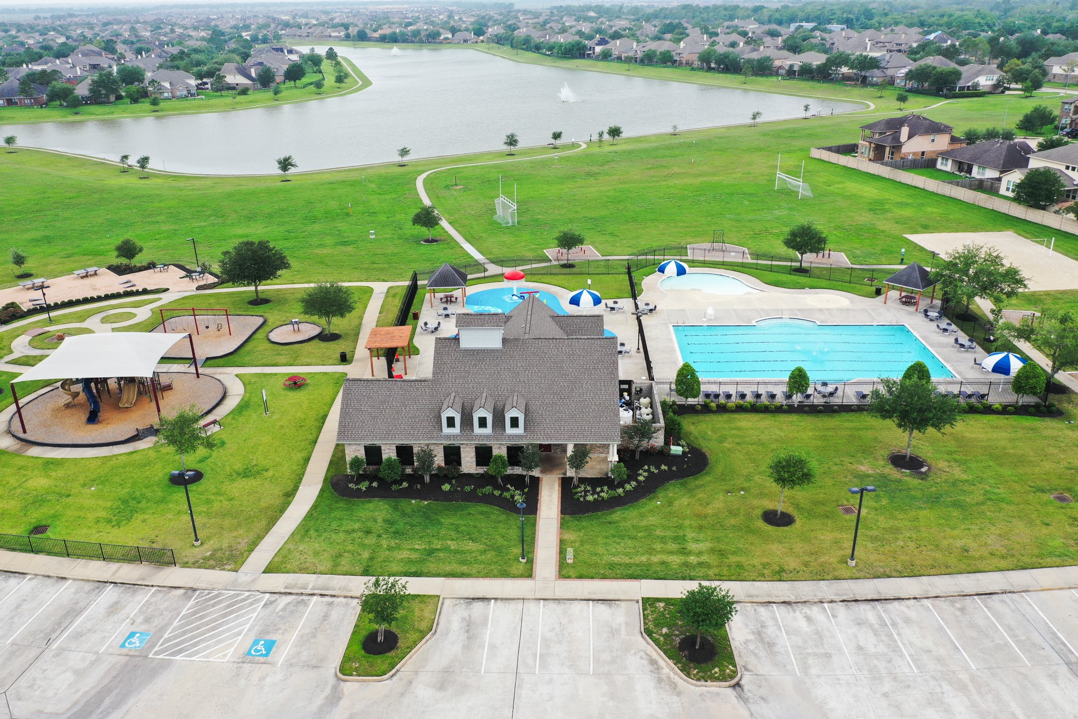 9438 Emerald Lakes Drive Rosharon, TX 77583 - Photo 28 of 36 an aerial view of a house