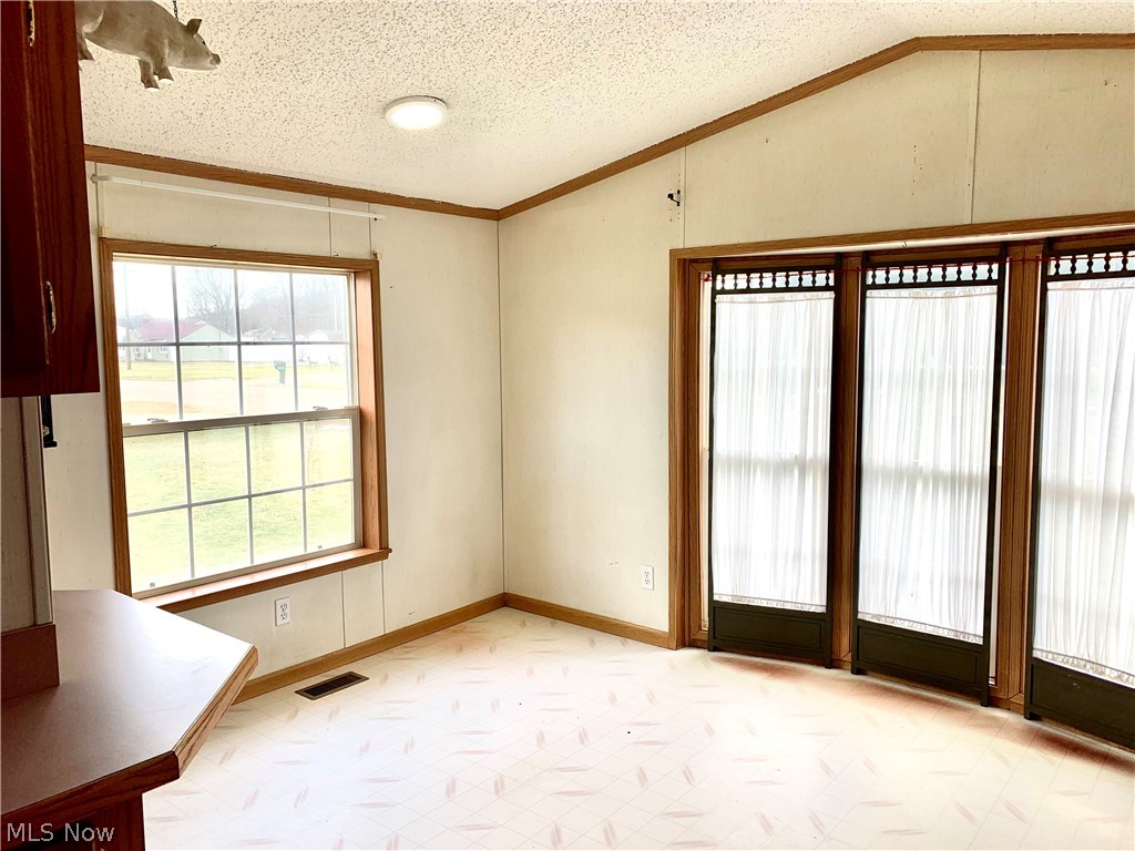 6201 East State Road Newcomerstown, OH 43832 - Photo 9 of 21 Gallery Image 9