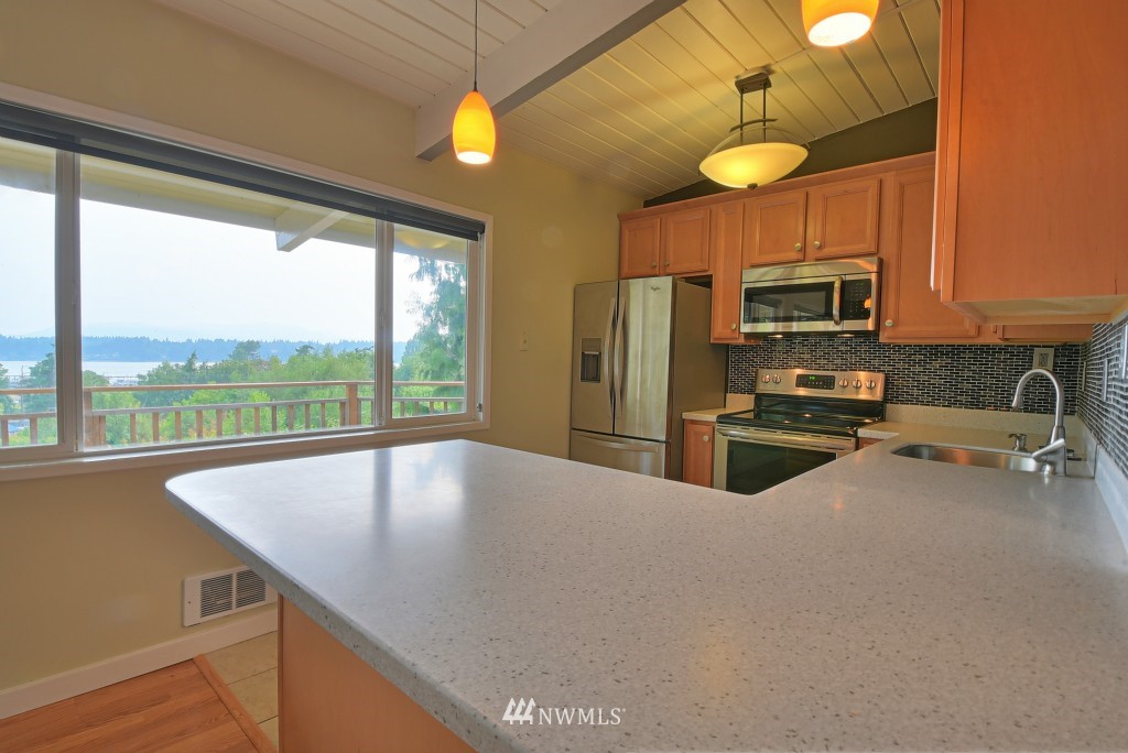 2557 MacKenzie Road Bellingham, WA 98226 - Photo 4 of 25 Gallery Image 4