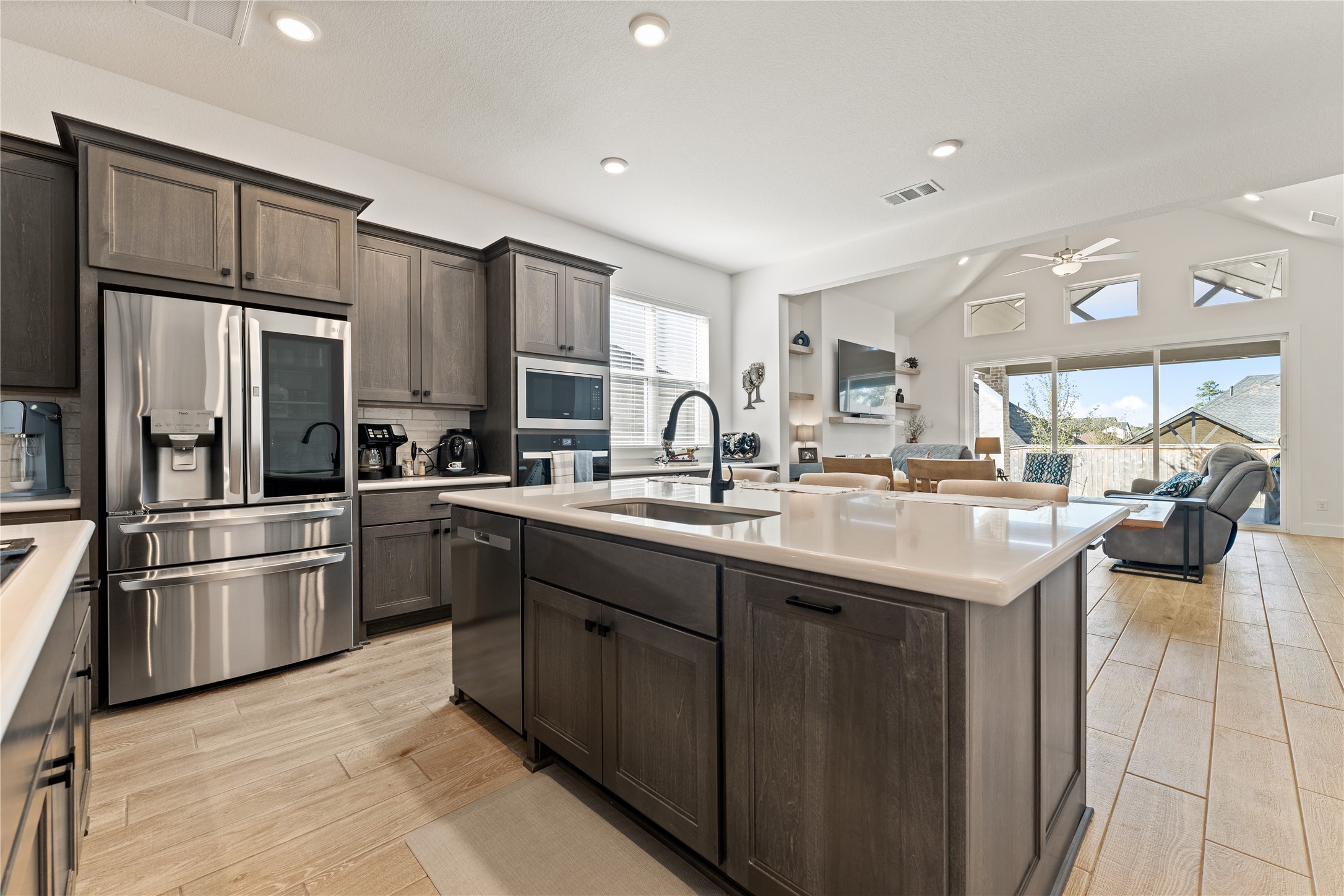 1710 Divino Pass Conroe, TX 77304 - Photo 16 of 40