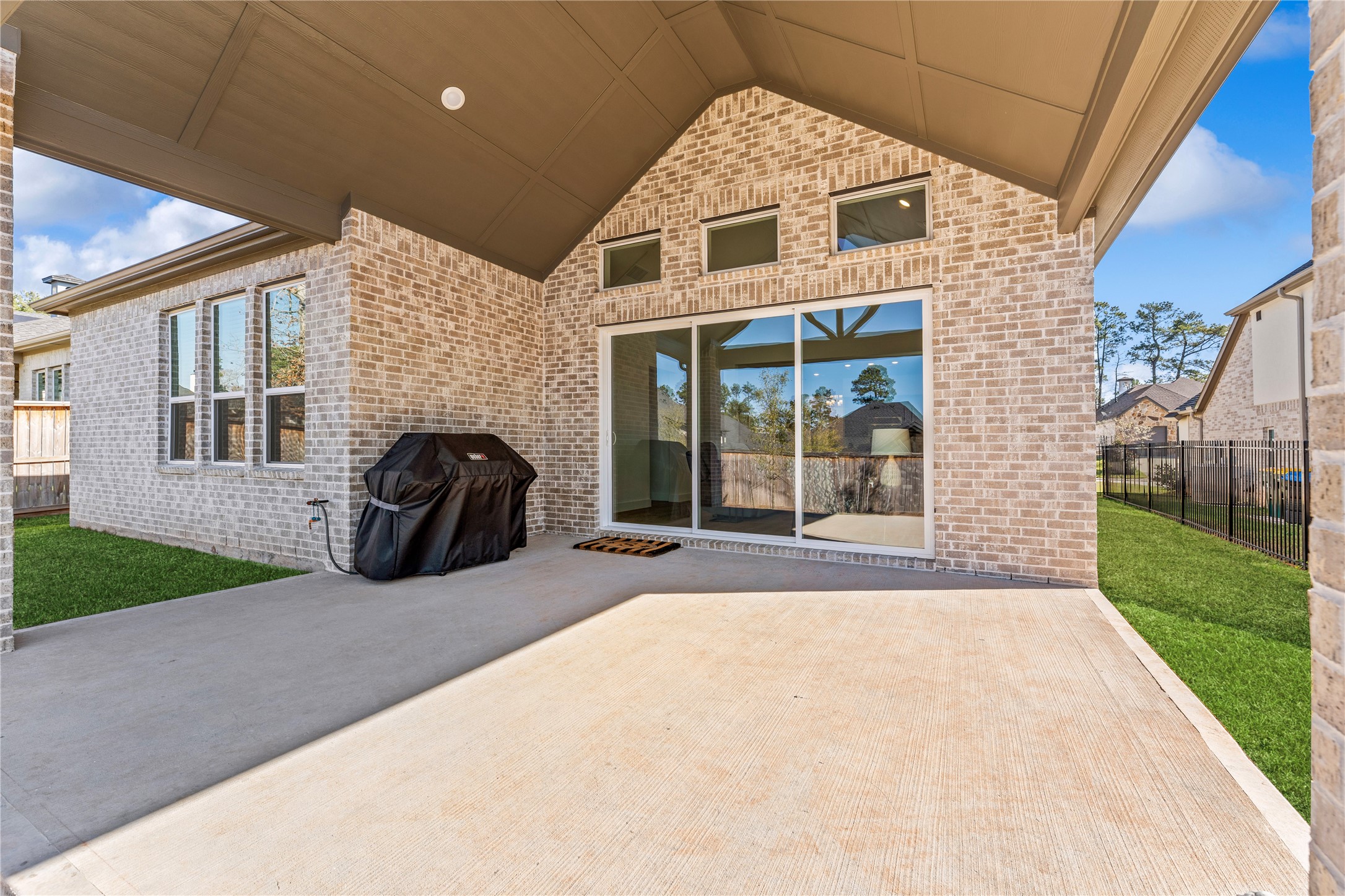 1710 Divino Pass Conroe, TX 77304 - Photo 33 of 40