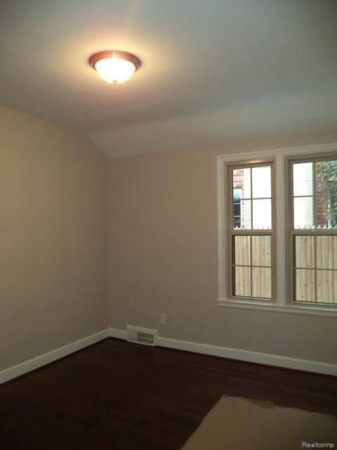 46 Edgemere Road Grosse Pointe Farms, MI 48236 - Photo 14 of 27