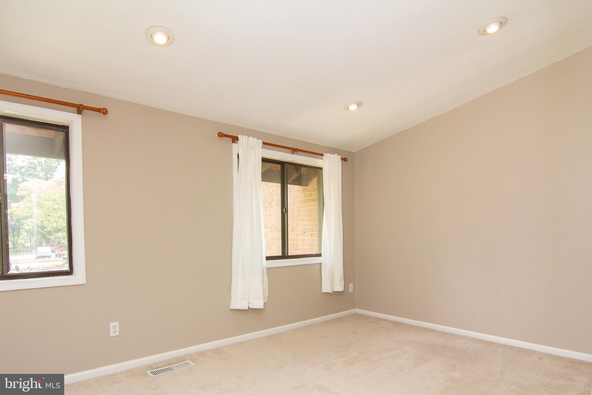 8960 Footed Ridge Columbia, MD 21045 - Photo 17 of 31 Gallery Image 17