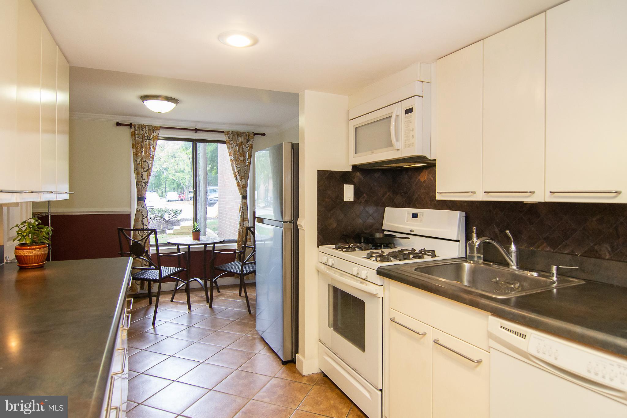8960 Footed Ridge Columbia, MD 21045 - Photo 3 of 31 Gallery Image 3