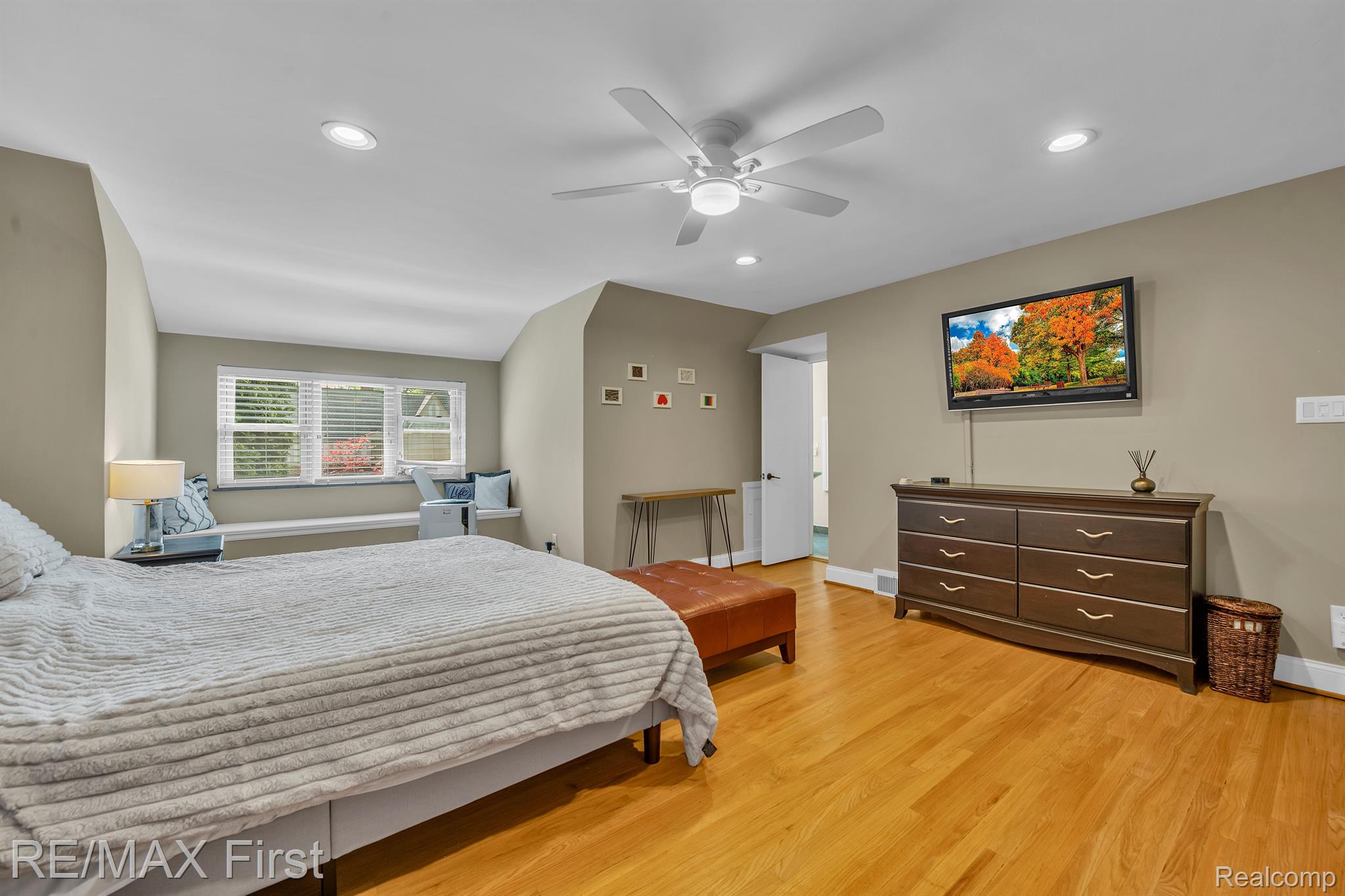 938 Bedford Road Grosse Pointe, MI 48230 - Photo 24 of 54 Gallery Image 24