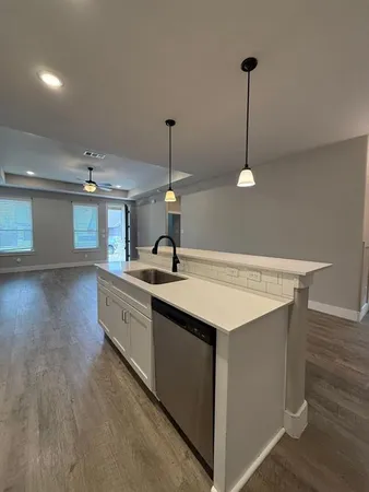 $1,995 | 644 The Cottages Drive, Godley, TX 76044