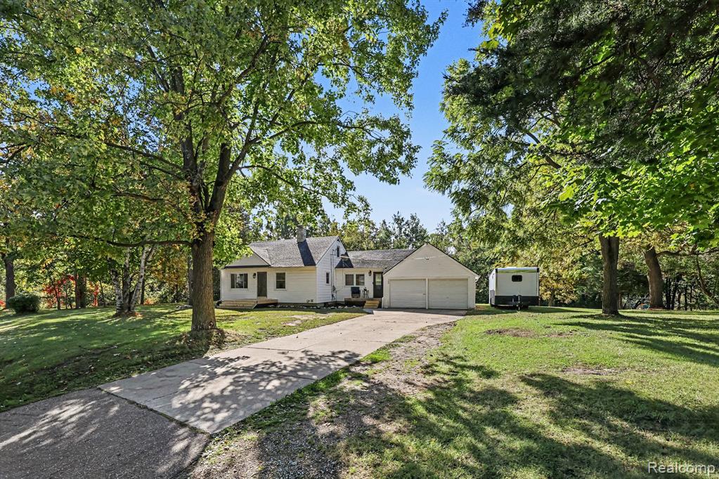 160 Collier Road Auburn Hills, MI 48326 - Photo 2 of 38 Gallery Image 2