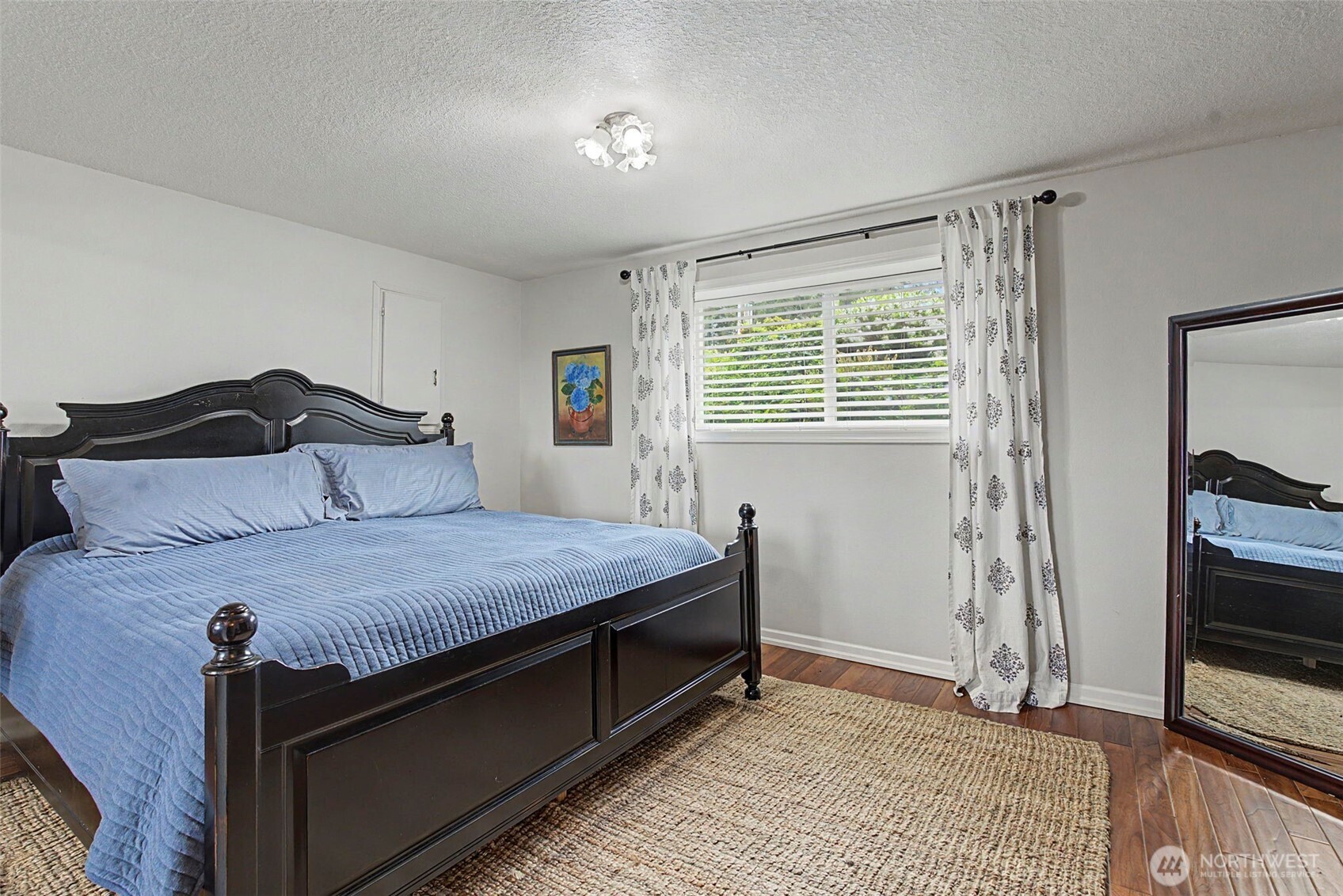1611 Ham Hill Road Centralia, WA 98531 - Photo 28 of 40 a bedroom with a bed and a window