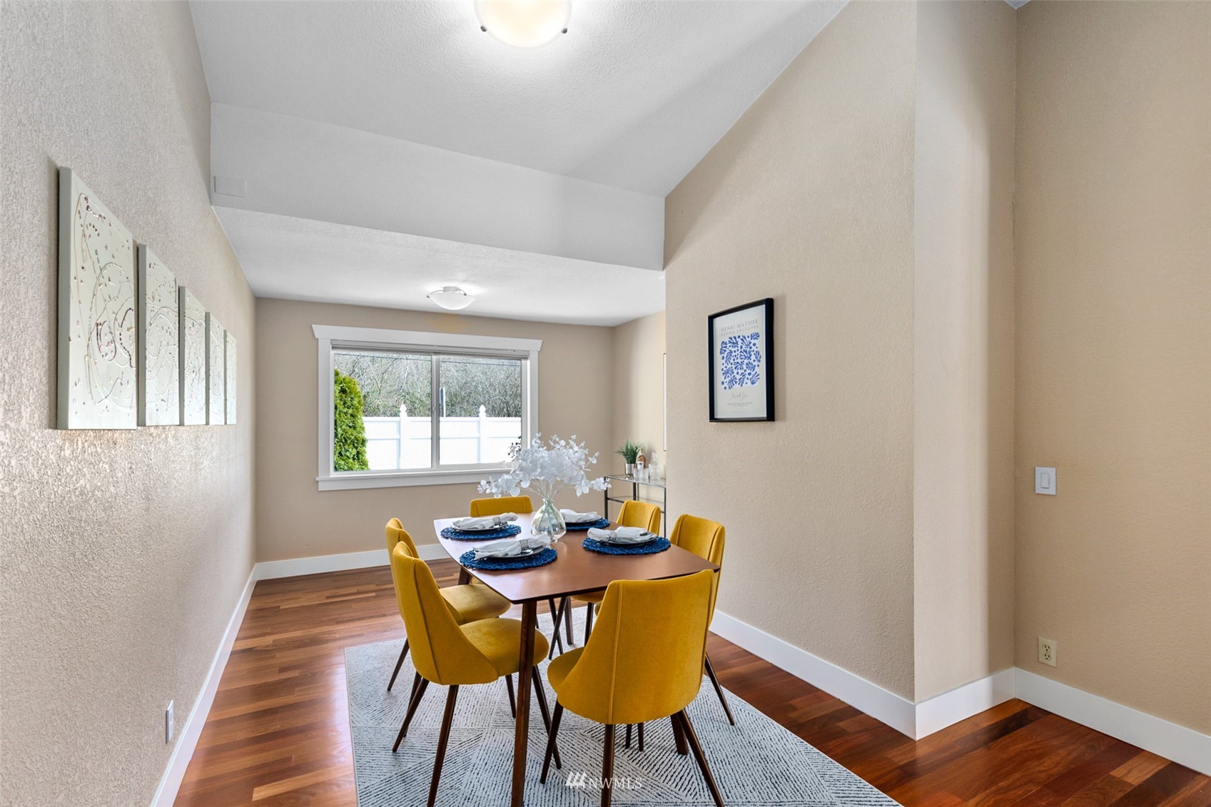 24204 Lockwood Road Bothell, WA 98021 - Photo 14 of 40 a dining room with furniture and window