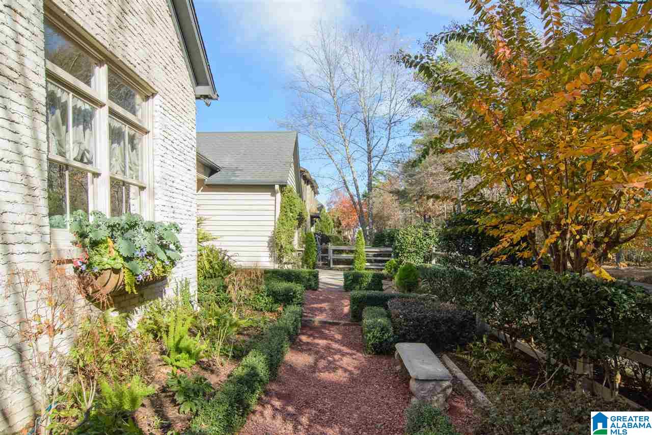 4956 Altamont Road South Birmingham, AL 35222 - Photo 4 of 48