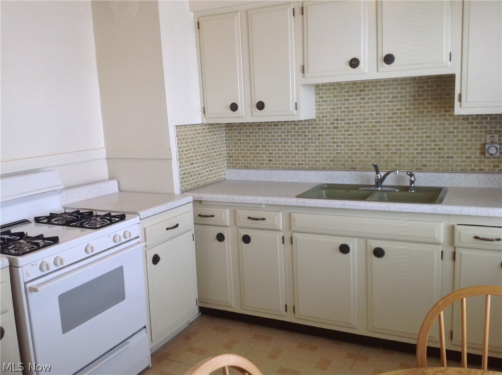 3649 Ludgate Road Cleveland, OH 44120 - Photo 13 of 28