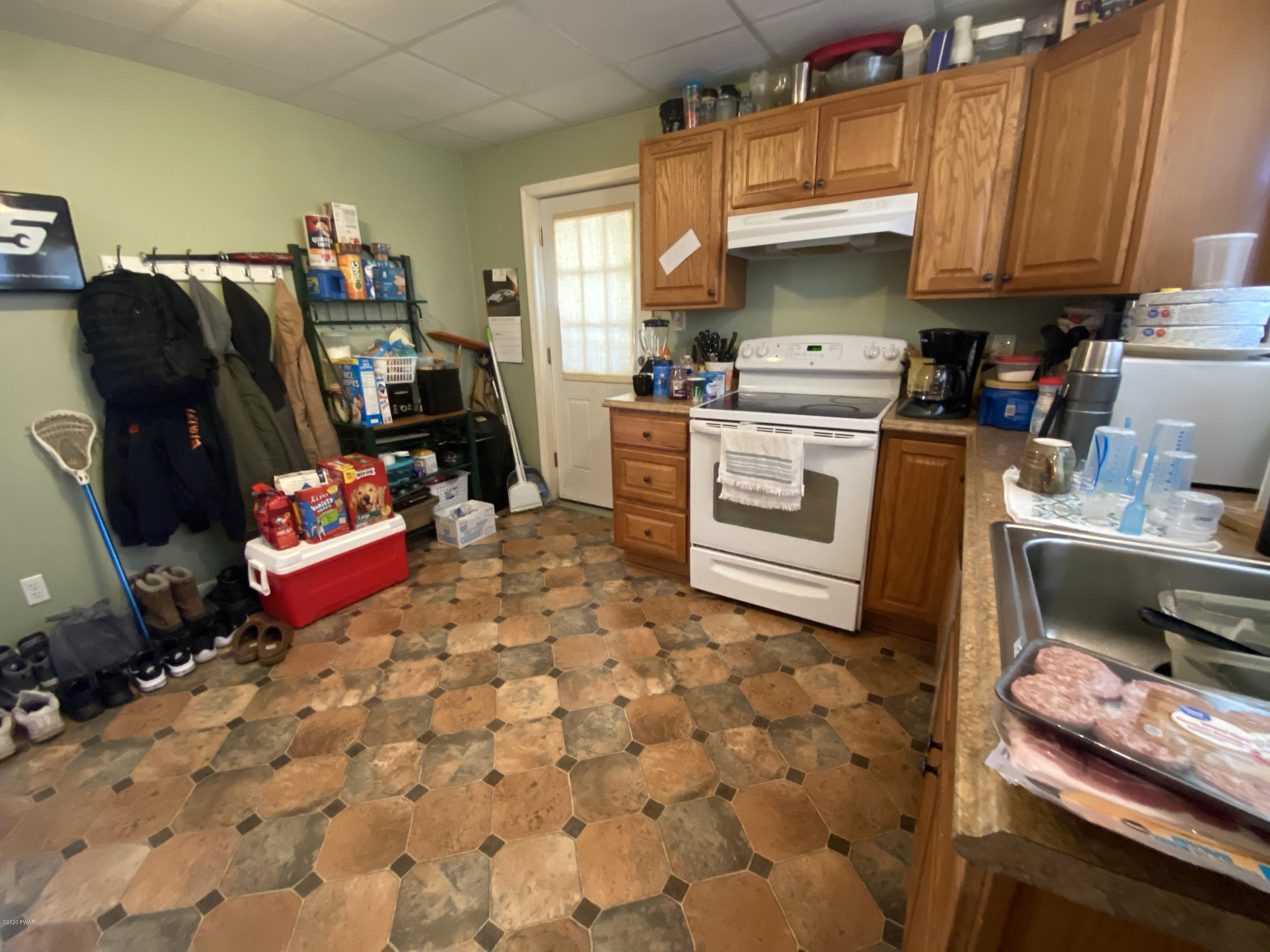 101 Ridge Avenue Hawley, PA 18428 - Photo 6 of 29 IMG_0778