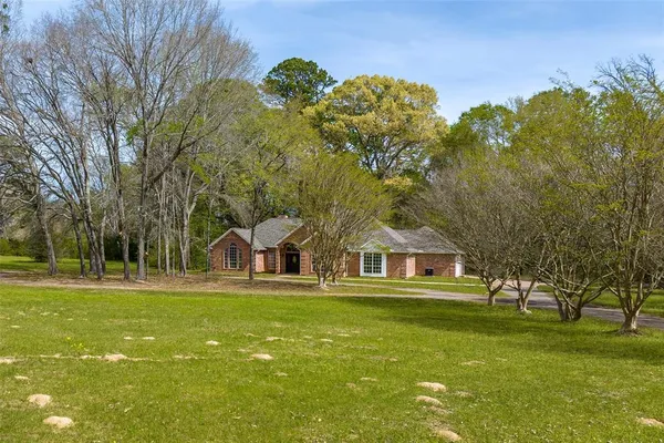 $638,000 | 13882 Meadow Lane, Flint, TX 75762