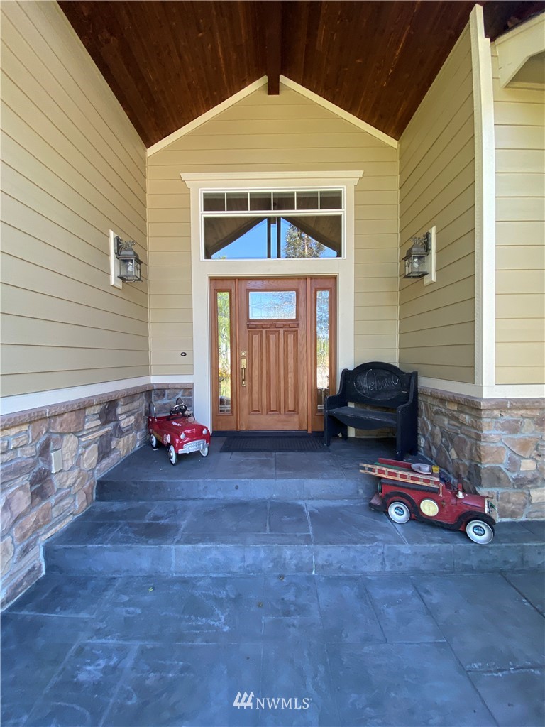 12527 Mundy Loss Road Buckley, WA 98321 - Photo 3 of 40