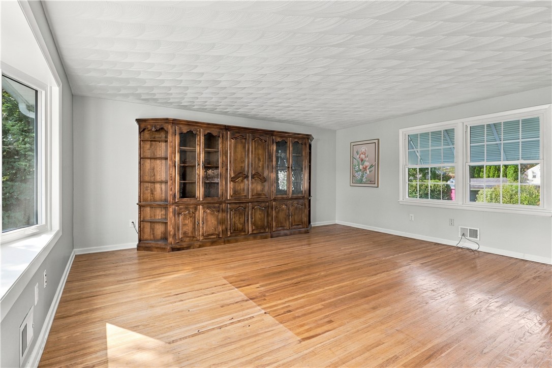 122 Rocmar Drive Greece, NY 14626 - Photo 8 of 41 Gallery Image 8