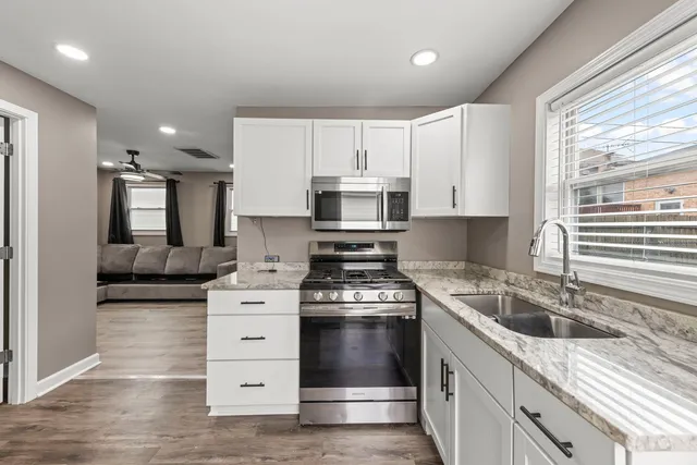 $344,900 | 5817 West 64th Street, Chicago, IL 60638