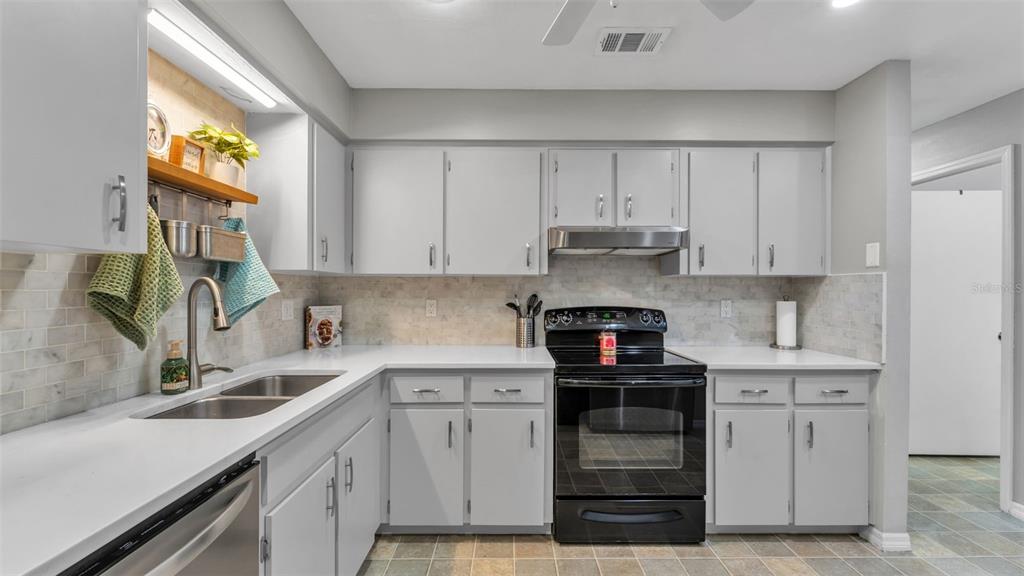 5744 Odom Road Lakeland, FL 33809 - Photo 8 of 27 Gallery Image 8