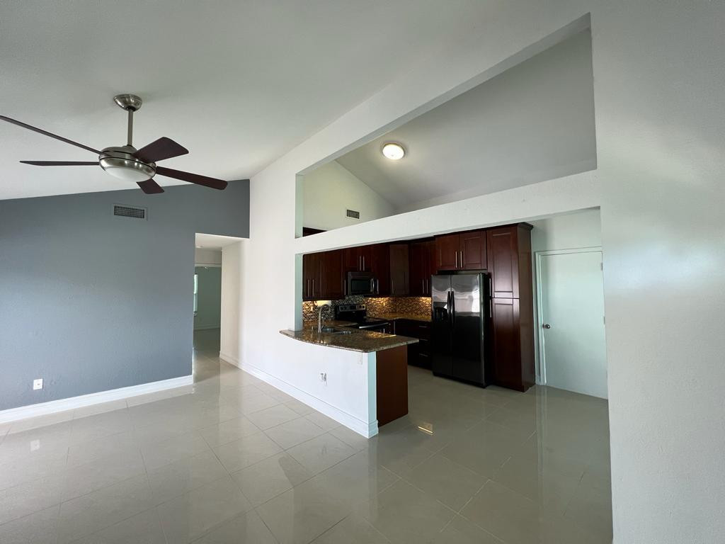 8382 Summer Field Place Boca Raton, FL 33433 - Photo 3 of 27 Photo 3