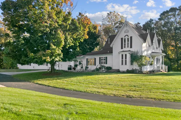 $870,000 | 1532 34th Street, Allegan, MI 49010