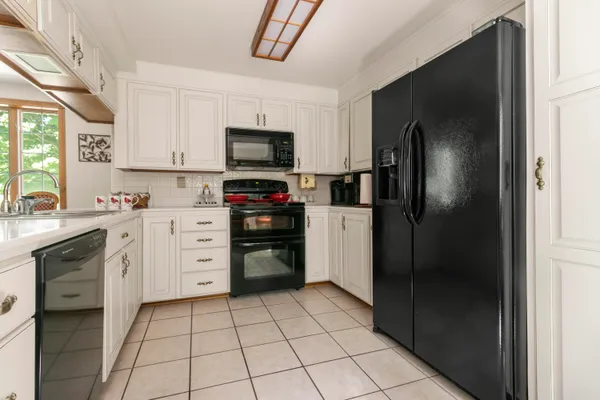 $870,000 | 1532 34th Street, Allegan, MI 49010