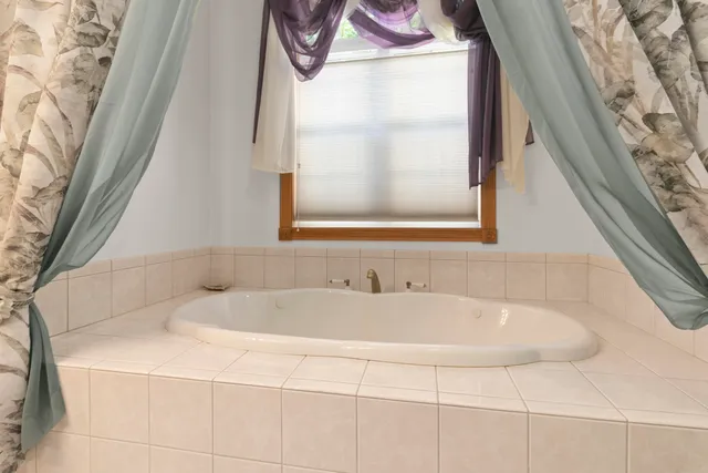 $850,000 | 1532 34th Street, Allegan, MI 49010