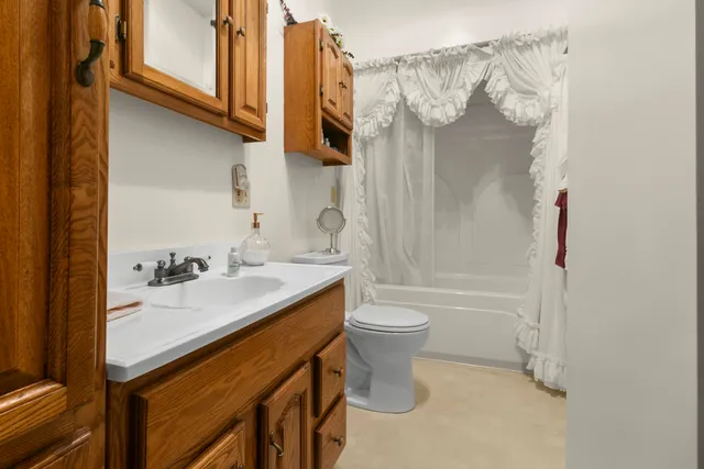 $850,000 | 1532 34th Street, Allegan, MI 49010