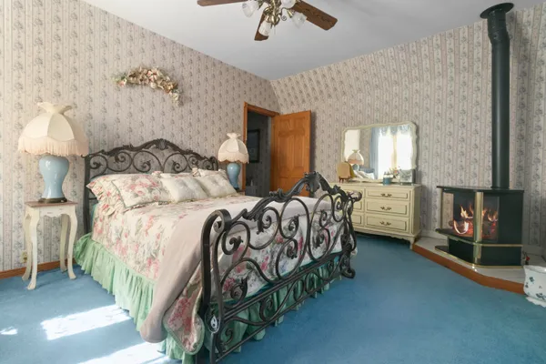 $870,000 | 1532 34th Street, Allegan, MI 49010