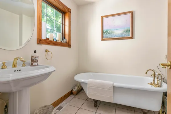 $870,000 | 1532 34th Street, Allegan, MI 49010