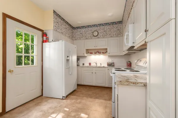 $870,000 | 1532 34th Street, Allegan, MI 49010