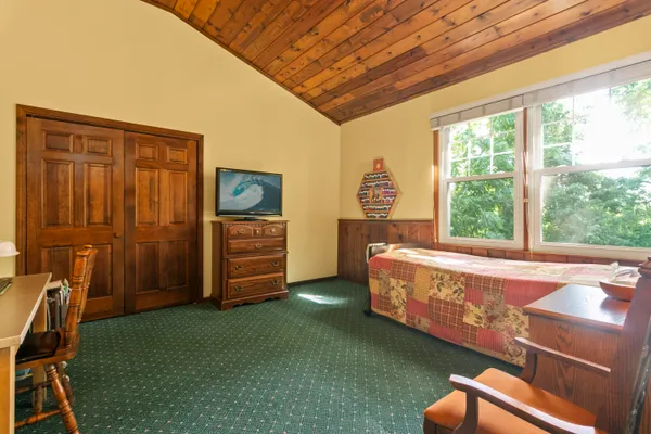 $870,000 | 1532 34th Street, Allegan, MI 49010