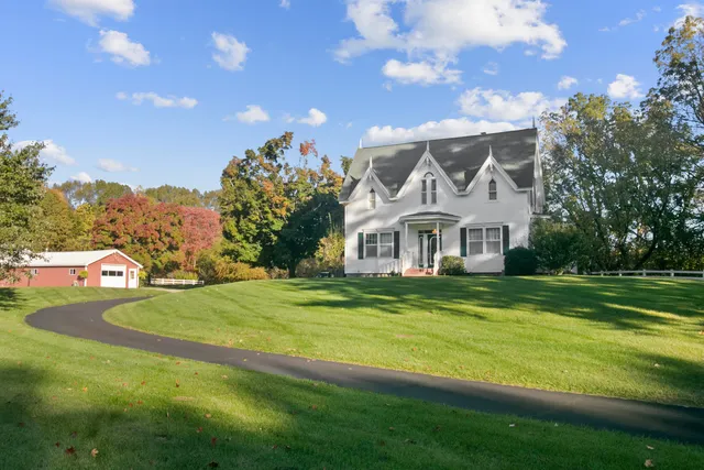 $850,000 | 1532 34th Street, Allegan, MI 49010