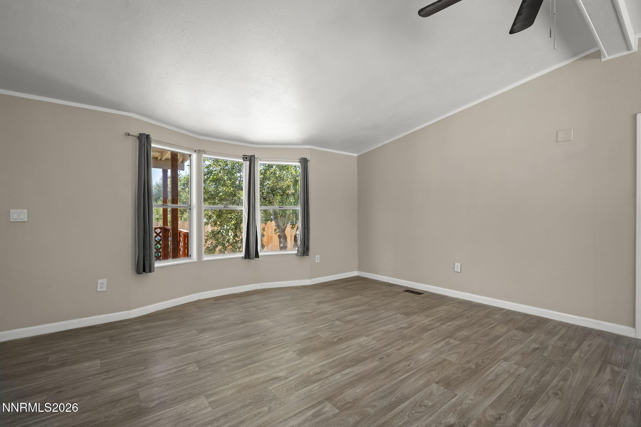 4075 Bobolink Circle Reno, NV 89508 - Photo 3 of 34 12-web-or-mls-_DSC9980