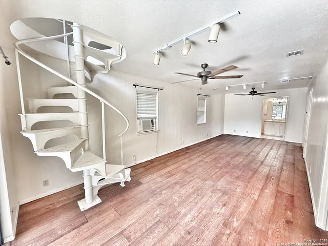 $2,500 | 275 Halm Drive, Canyon Lake, TX 78133