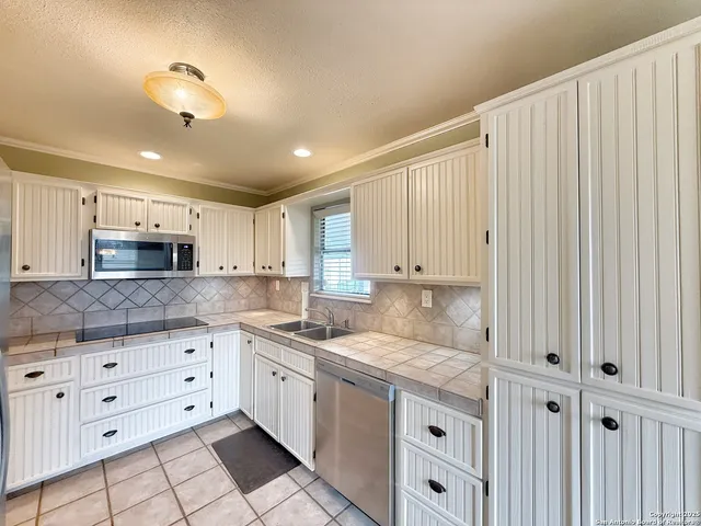 $2,500 | 275 Halm Drive, Canyon Lake, TX 78133