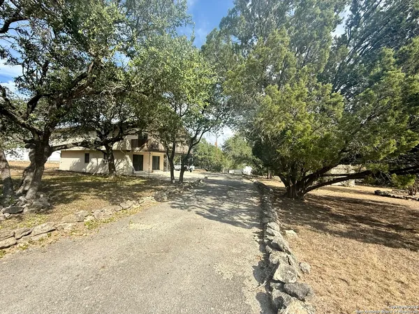 $2,100 | 275 Halm Drive, Canyon Lake, TX 78133