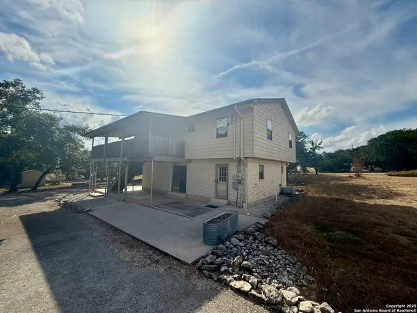 $2,100 | 275 Halm Drive, Canyon Lake, TX 78133