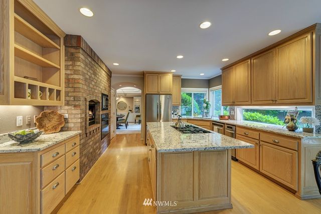 $870,000 | 21209 Northeast 97th Place, Redmond, WA 98053