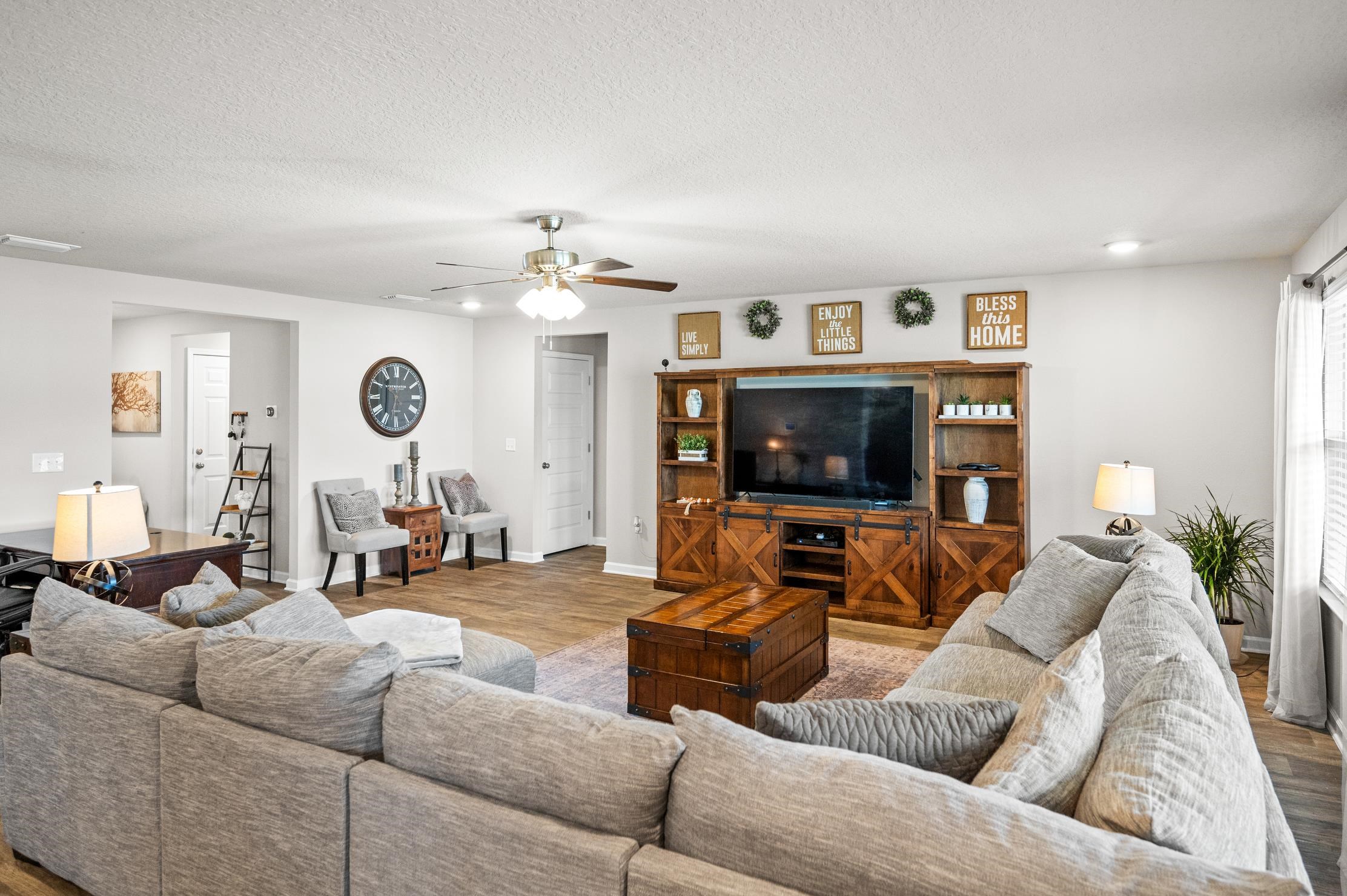 8299 Ogilvy Court Daphne, AL 36526 - Photo 4 of 35 Living Room
