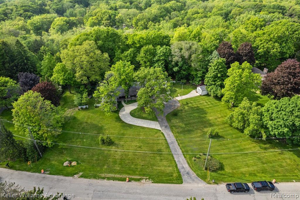 33770 Quaker Valley Road Farmington Hills, MI 48331 - Photo 9 of 31