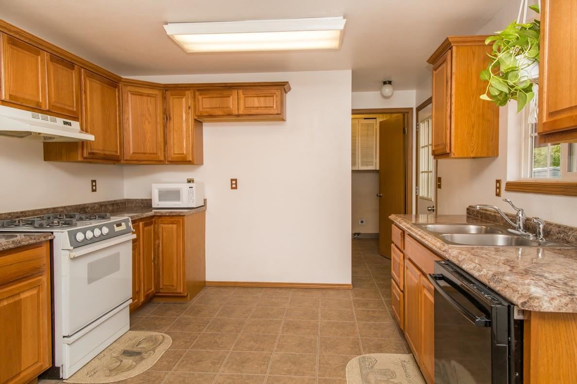3819 East Pegasus Road Mead, WA 99021 - Photo 3 of 20 Gallery Image 3
