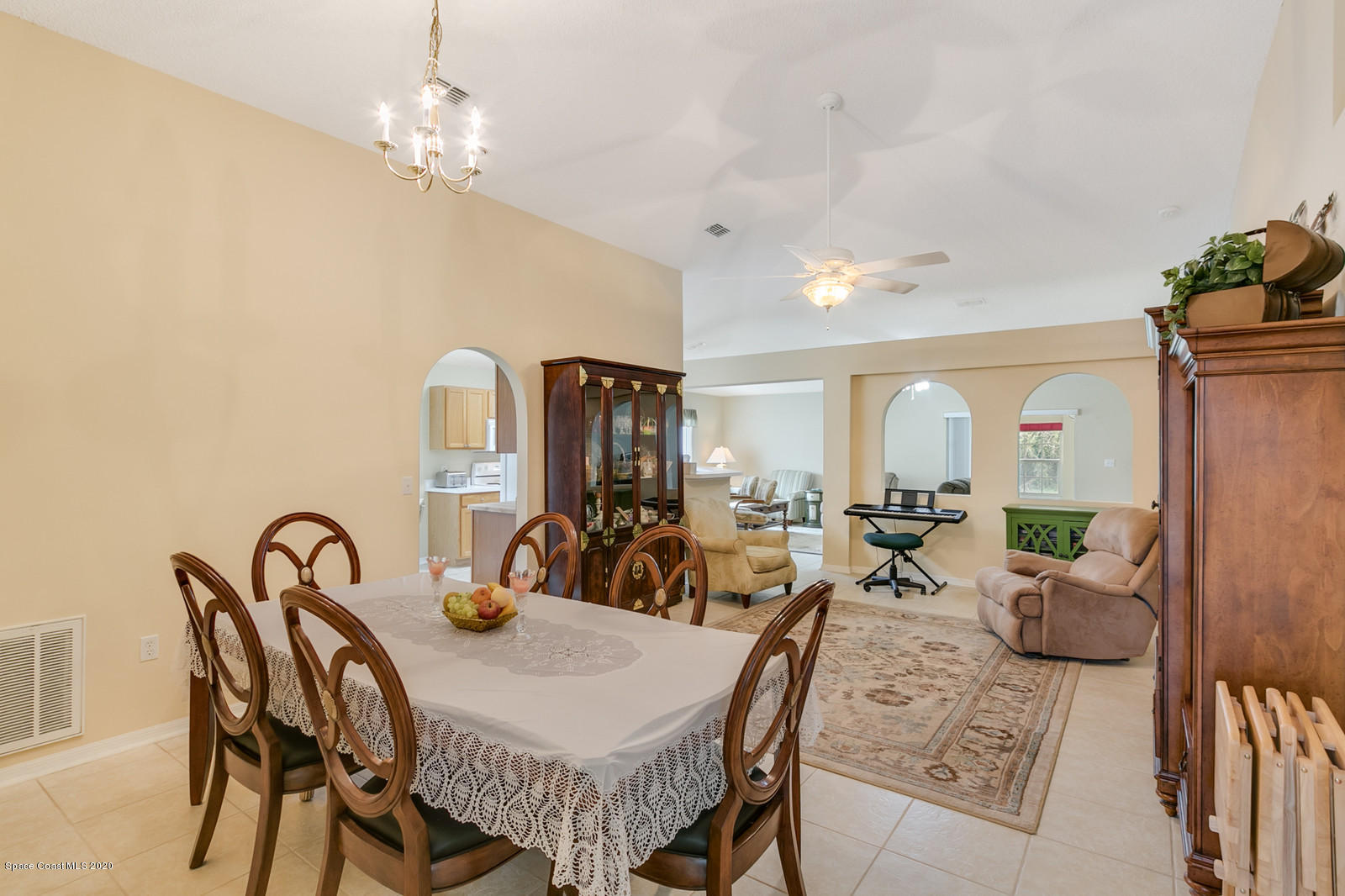 2177 Spring Creek Circle Palm Bay, FL 32905 - Photo 5 of 34 05_2177SpringCreek0560_mls