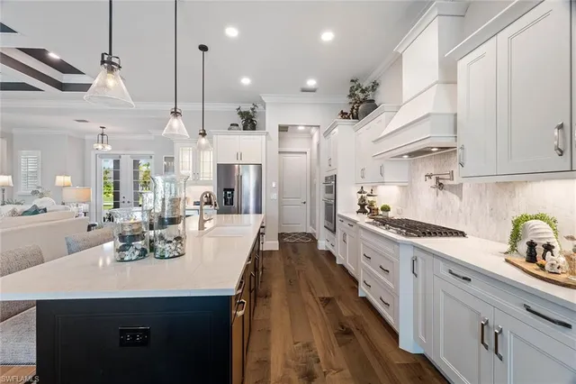 $2,165,000 | 14394 Laguna Springs Lane, Naples, FL 34114