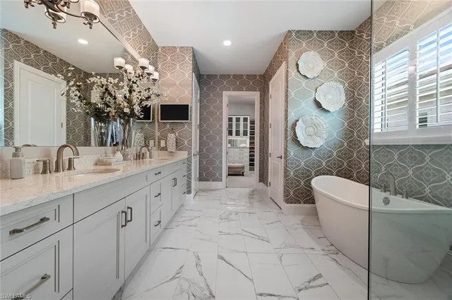 $2,165,000 | 14394 Laguna Springs Lane, Naples, FL 34114