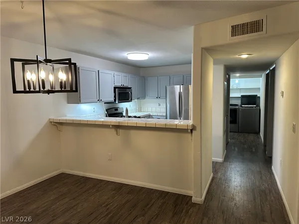 $1,595 | 7950 West Flamingo Road, Unit 1073, Las Vegas, NV 89147