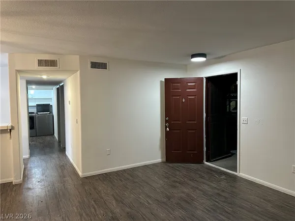 $1,595 | 7950 West Flamingo Road, Unit 1073, Las Vegas, NV 89147