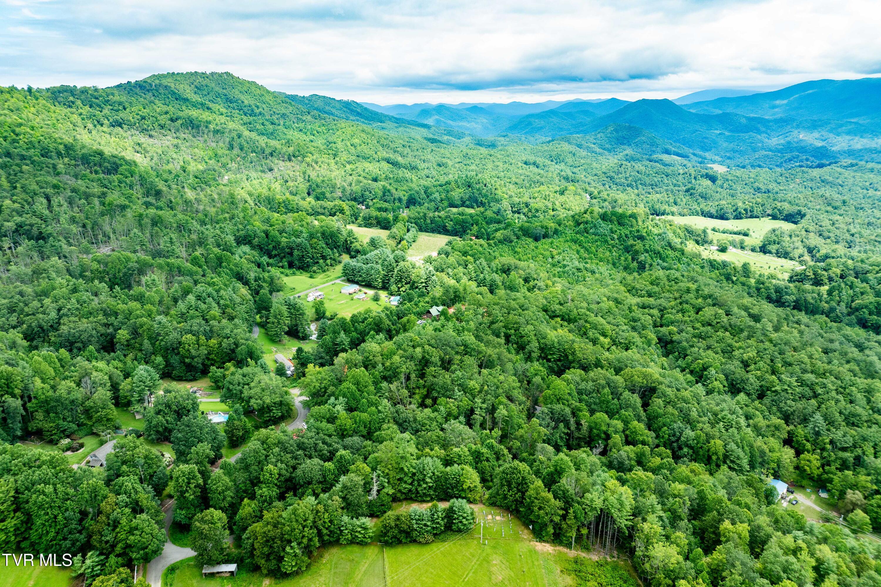 2121 Shingletown Road Mountain City, TN 37683 - Photo 30 of 68 2121 Shingletown Road (4 of 56)